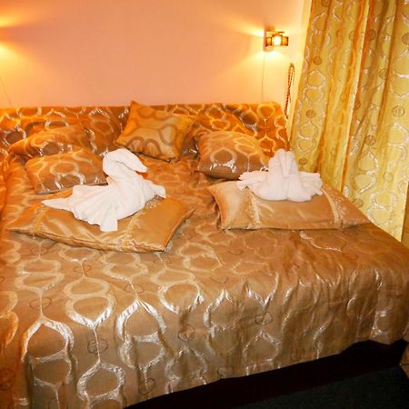 Kizhi Art Hotel Charkiv Esterno foto